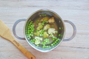 Суп с брюссельской капустой и брокколи
